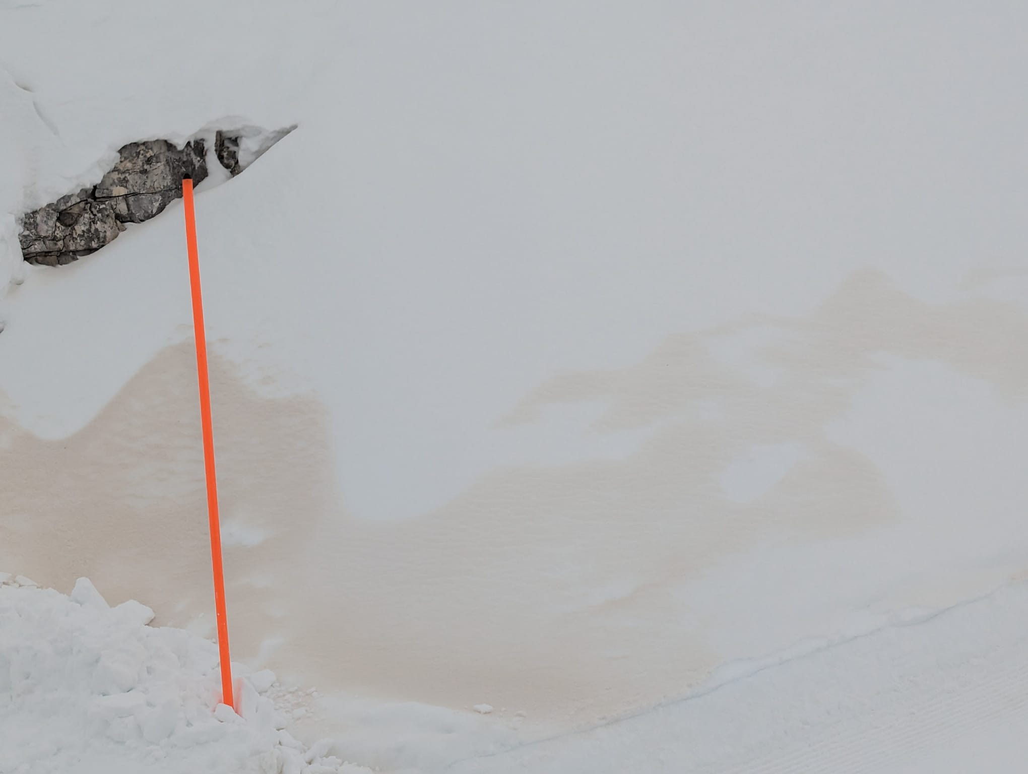 “Neve rossa” in queste ore sulle Dolomiti. Nuova perturbazione e nuovo mezzo metro in quota.